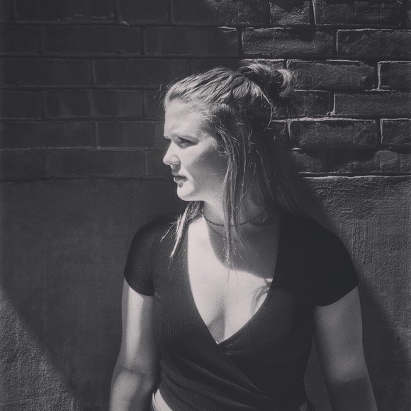 Meet your Posher, Madison - Picture 1 of 1